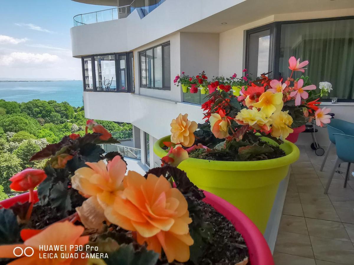 Luxury Apartments Alix Burgas City Exterior foto